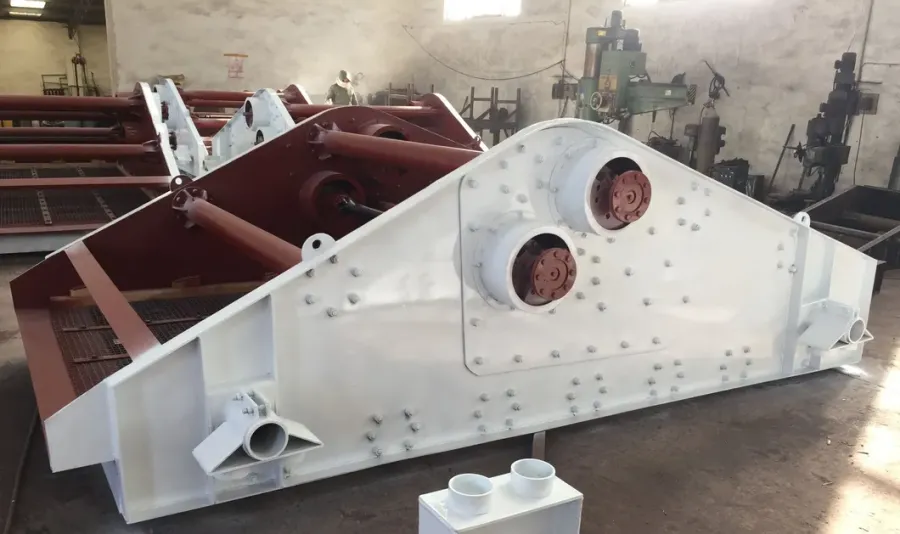 Robust Vibrating Screen Designed for Mining Operations E - product detail 1
