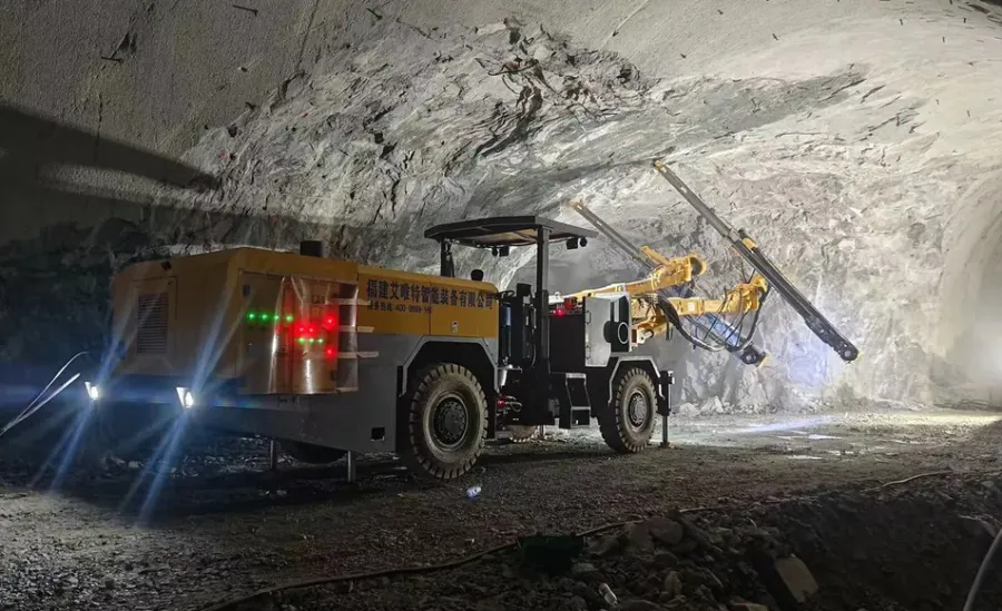 Crawler Rock Drilling Machine Hydraulic Drilling Rig Mac - product detail 3